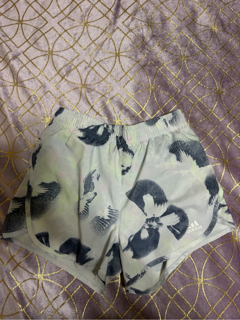 💥 KIDS Adidas Light Gray Floral Running Shorts